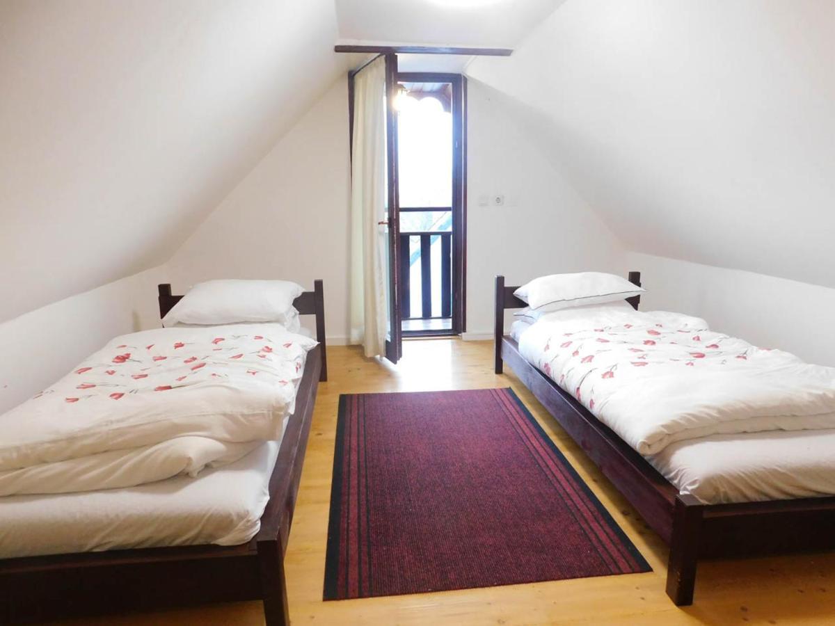 Joe Bacsi Rezidenciaja Apartment Kisharsany Ngoại thất bức ảnh