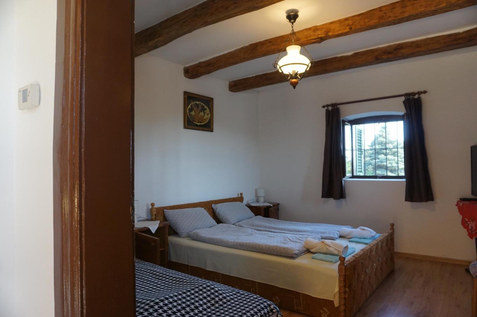 Joe Bacsi Rezidenciaja Apartment Kisharsany Ngoại thất bức ảnh